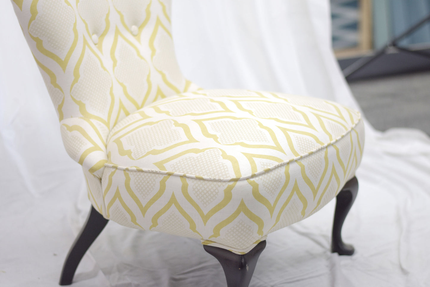 Slipper Chair (White with Yellow Pattern)